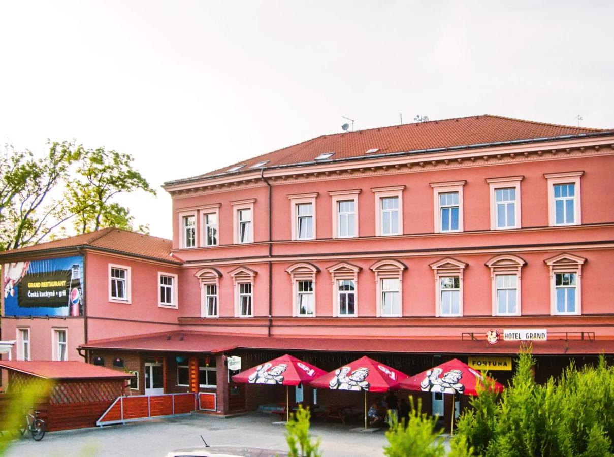 Grand Hotel Jaromer Luaran gambar