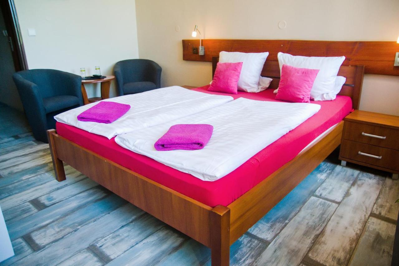 Grand Hotel Jaromer Luaran gambar
