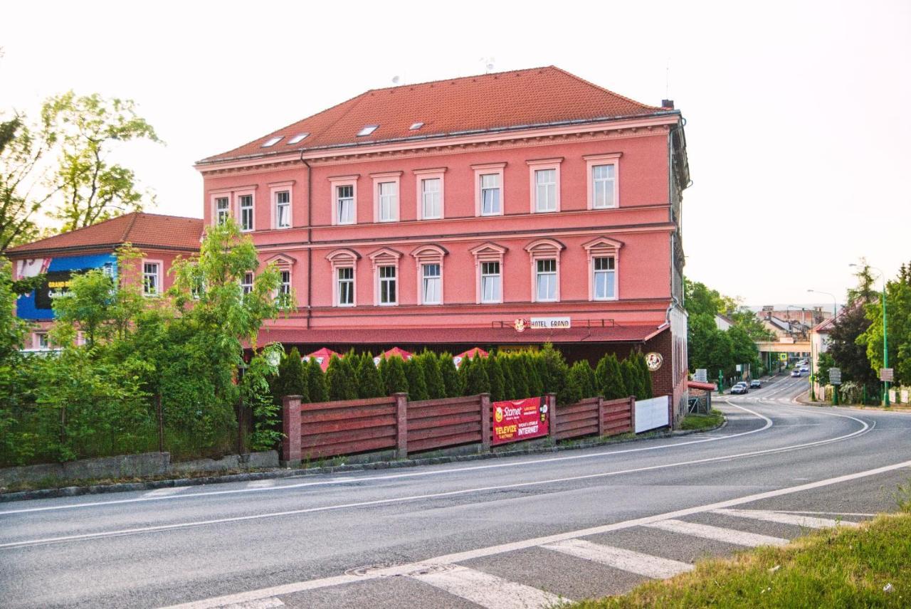 Grand Hotel Jaromer Luaran gambar